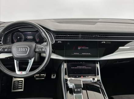 Audi - Q8