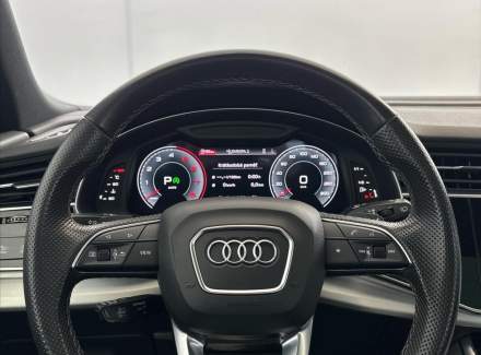 Audi - Q8