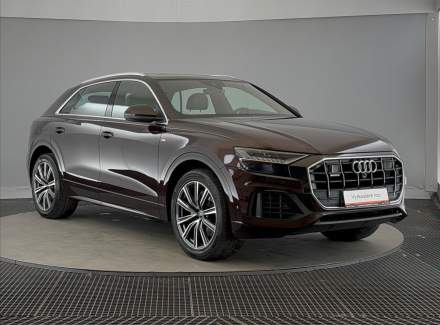Audi - Q8