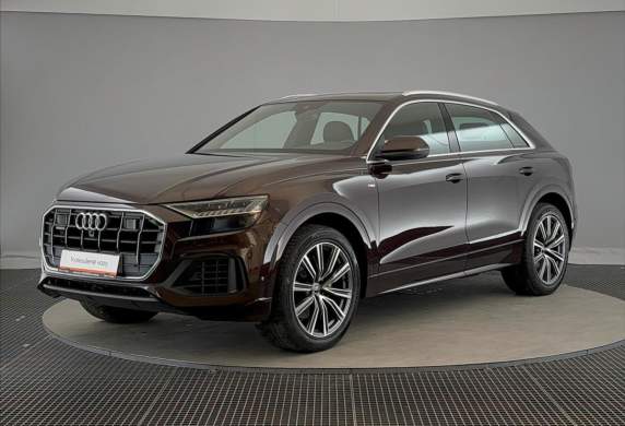 Audi - Q8