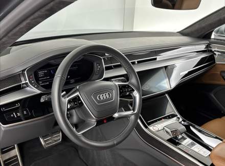 Audi - S8