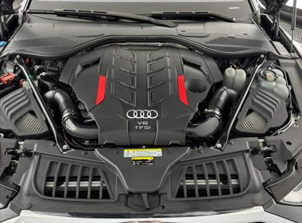 Audi - S8
