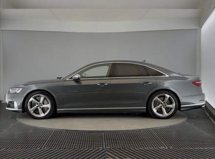Audi - S8