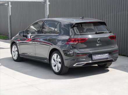 Volkswagen - Golf