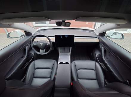 Tesla - Model 3