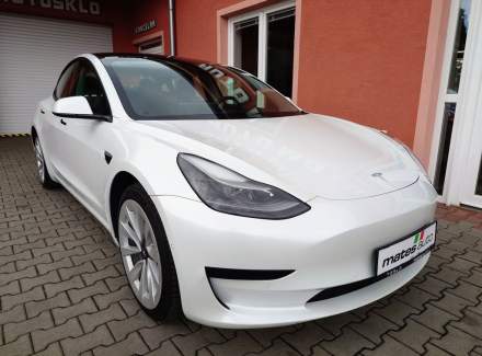 Tesla - Model 3
