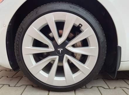 Tesla - Model 3