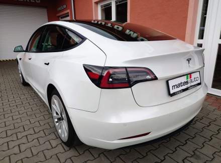 Tesla - Model 3