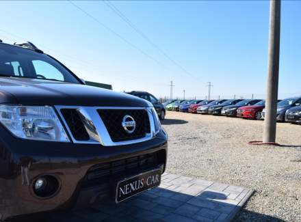 Nissan - Navara