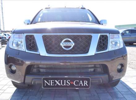 Nissan - Navara