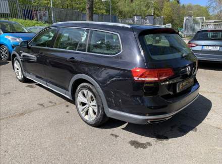 Volkswagen - Passat