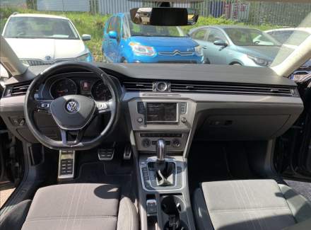 Volkswagen - Passat