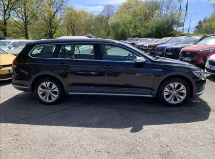 Volkswagen - Passat