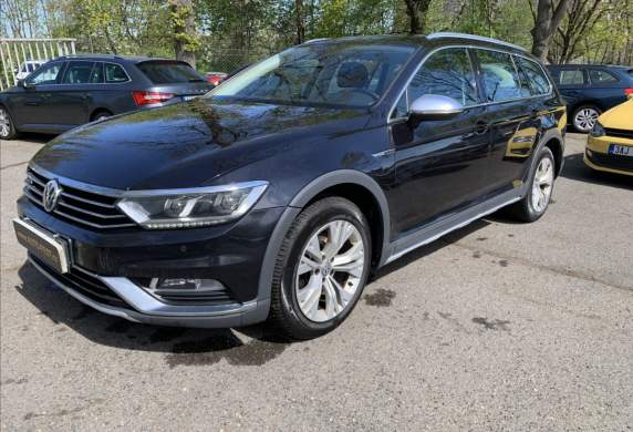 Volkswagen - Passat