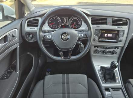Volkswagen - Golf