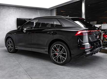 Audi - Q8