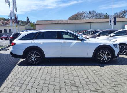 Mercedes-Benz - E-class