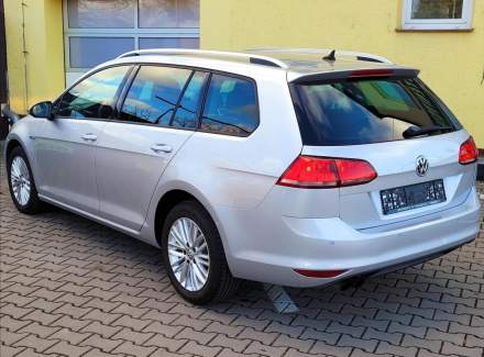 Volkswagen - Golf