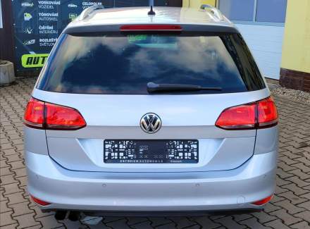 Volkswagen - Golf
