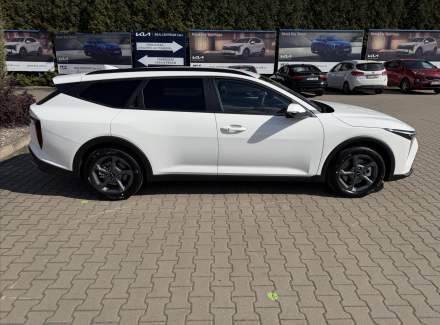 Kia - K4
