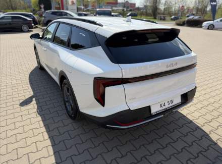 Kia - K4