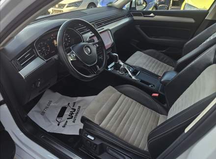 Volkswagen - Passat
