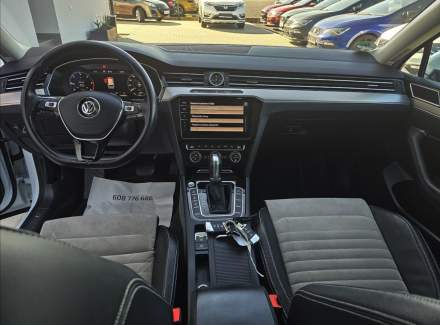 Volkswagen - Passat