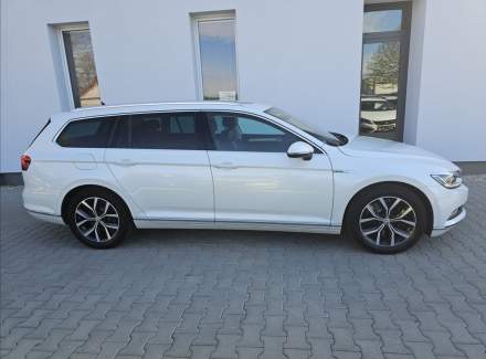 Volkswagen - Passat