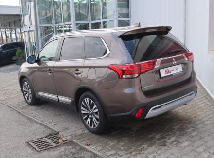 Mitsubishi - Outlander