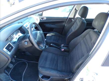 Peugeot - 307