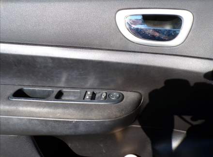 Peugeot - 307