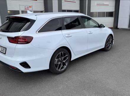 Kia - Cee'd