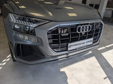 Audi - Q8