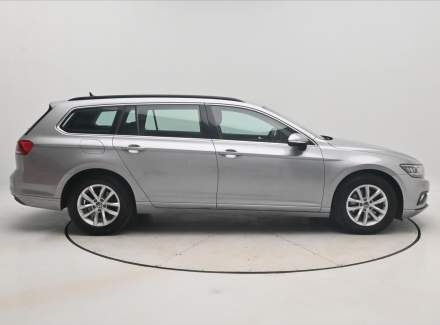 Volkswagen - Passat