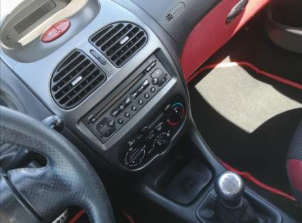 Peugeot - 206