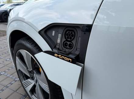 Audi - E-tron