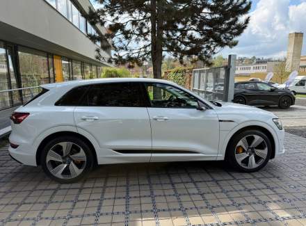 Audi - E-tron