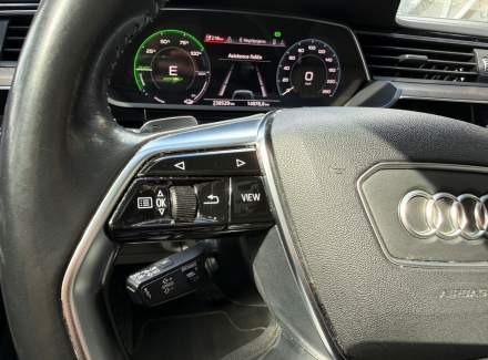 Audi - E-tron