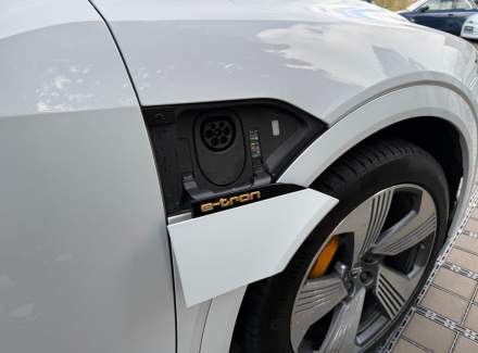 Audi - E-tron