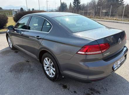 Volkswagen - Passat