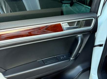 Volkswagen - Touareg