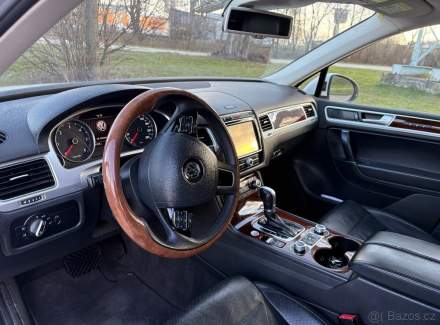 Volkswagen - Touareg