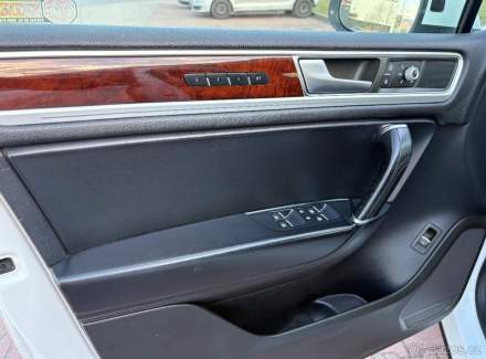 Volkswagen - Touareg