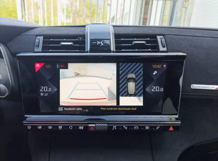 DS Automobiles - DS7 Crossback