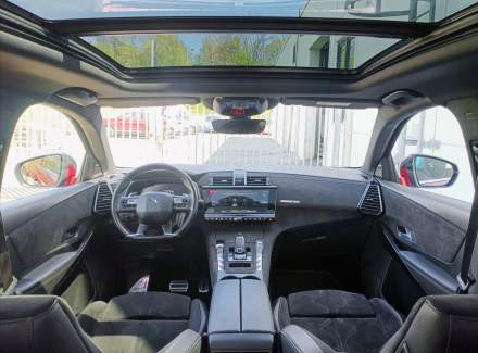 DS Automobiles - DS7 Crossback