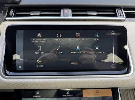 Land Rover - Range Rover Velar