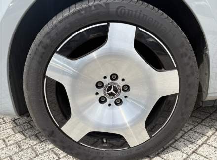 Mercedes-Benz - V-class