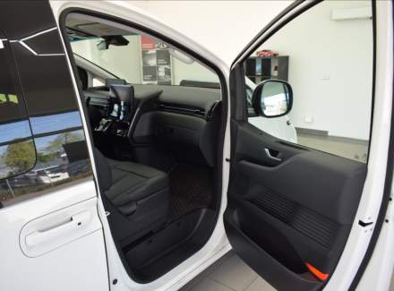 Hyundai - Staria