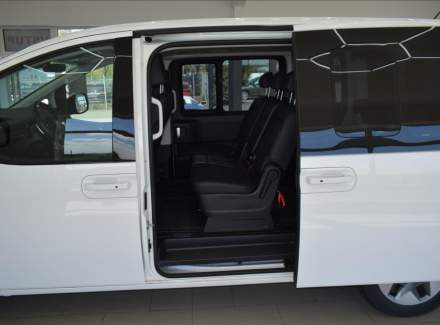 Hyundai - Staria