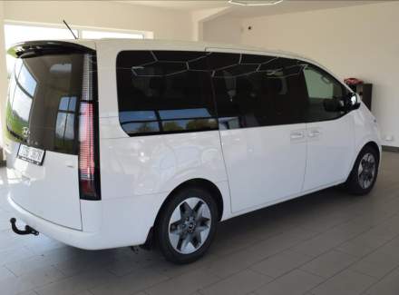 Hyundai - Staria